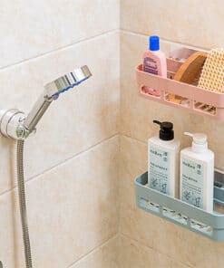 מדפים צבעוניים לאמבטיה ולמטבח